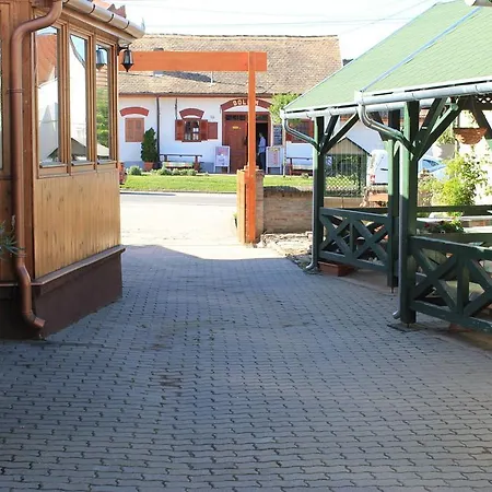 Magonyi Panzio בית הארחה